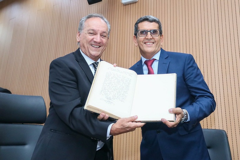 Mineiro do Espetinho toma posse como vereador na Câmara de Campinas